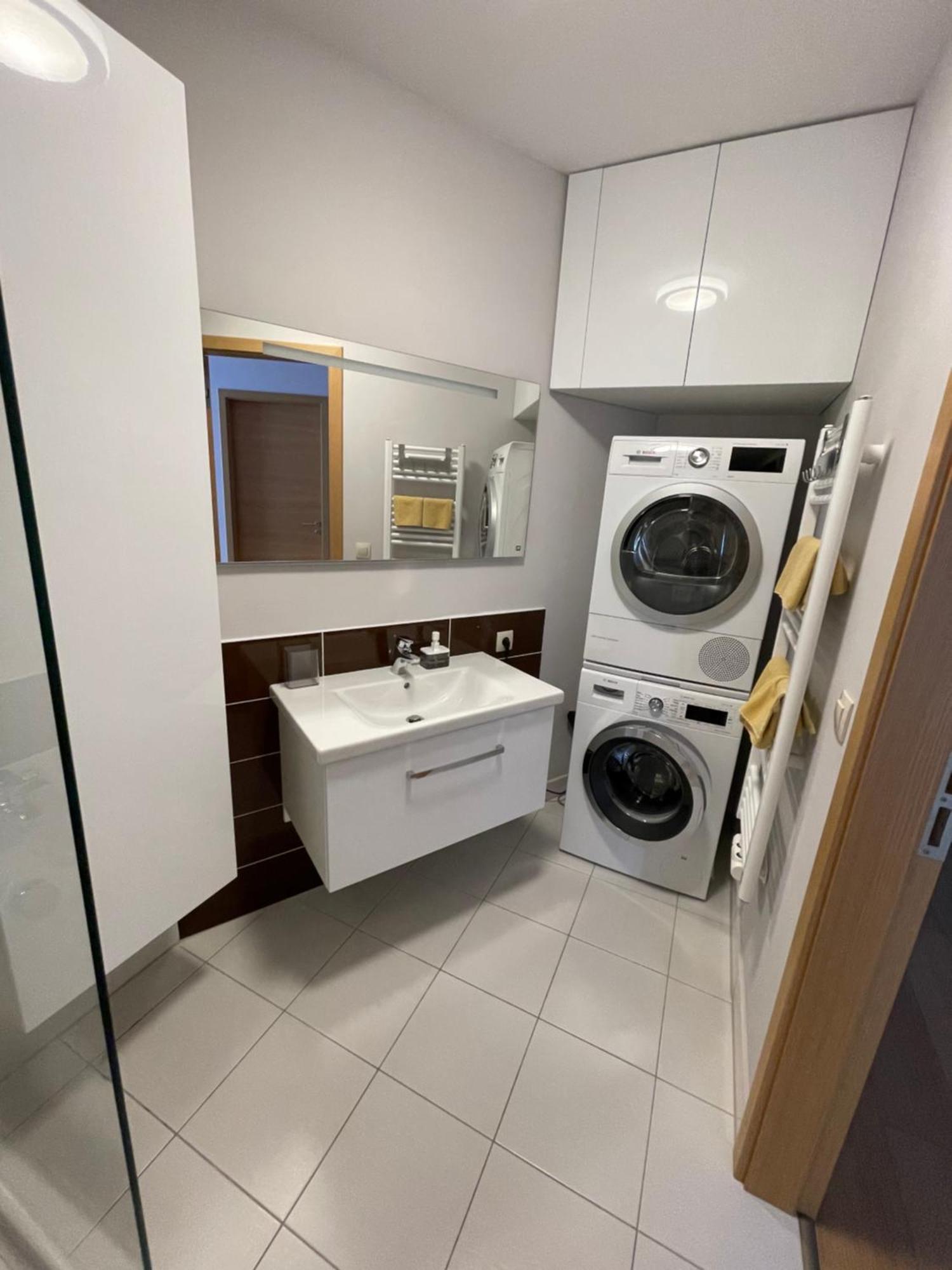 Sag Panorama City Apartment 3 Rooms Free Parking Free Wifi Братислава Екстер'єр фото