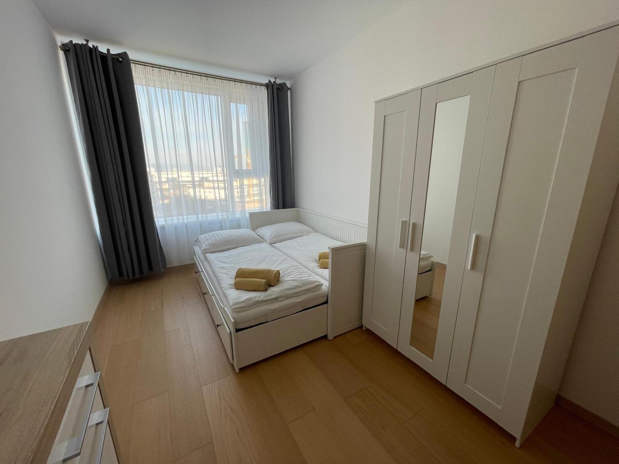 Sag Panorama City Apartment 3 Rooms Free Parking Free Wifi Братислава Екстер'єр фото